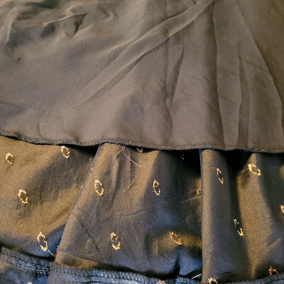 Elegant Black Skirt - Picture 7 of 8